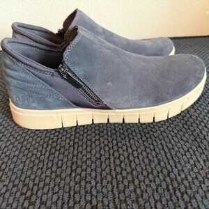 Women's Ryka ZIP Sneaker Boot Blue Size 10 Wide But Run Small